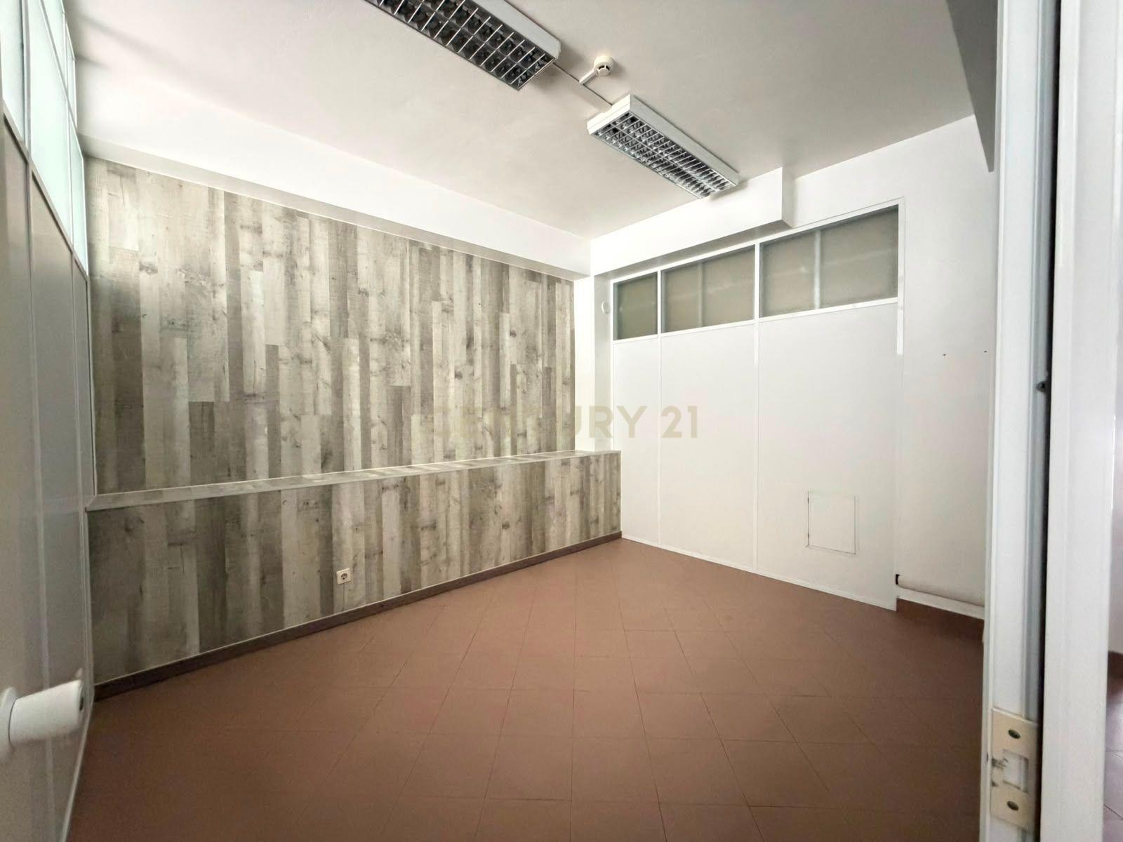 Fotografia 6 de Loja com 85m2 e duas casas de banho em Setúbal