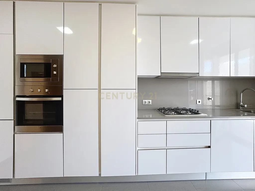 Penthouse T2 com Terraço e Piscina Privativa – Sítio da Nazaré - Image 30