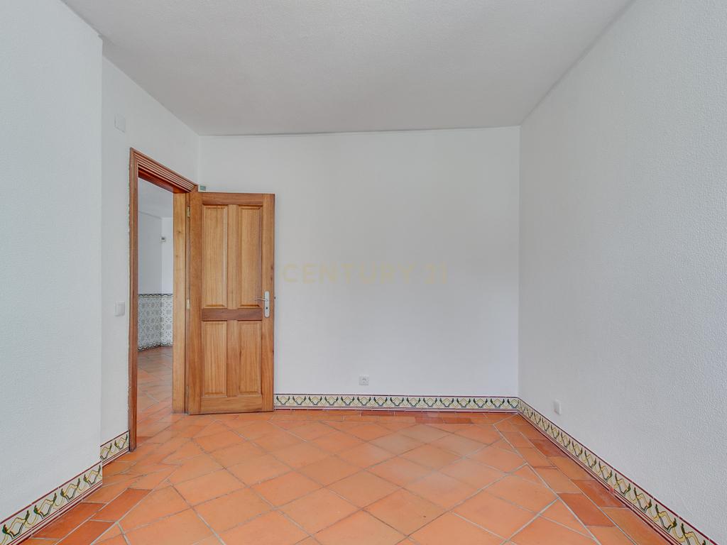Moradia tradicional com 6 quartos, vista mar e piscina – Jardins da Parede - Image 30