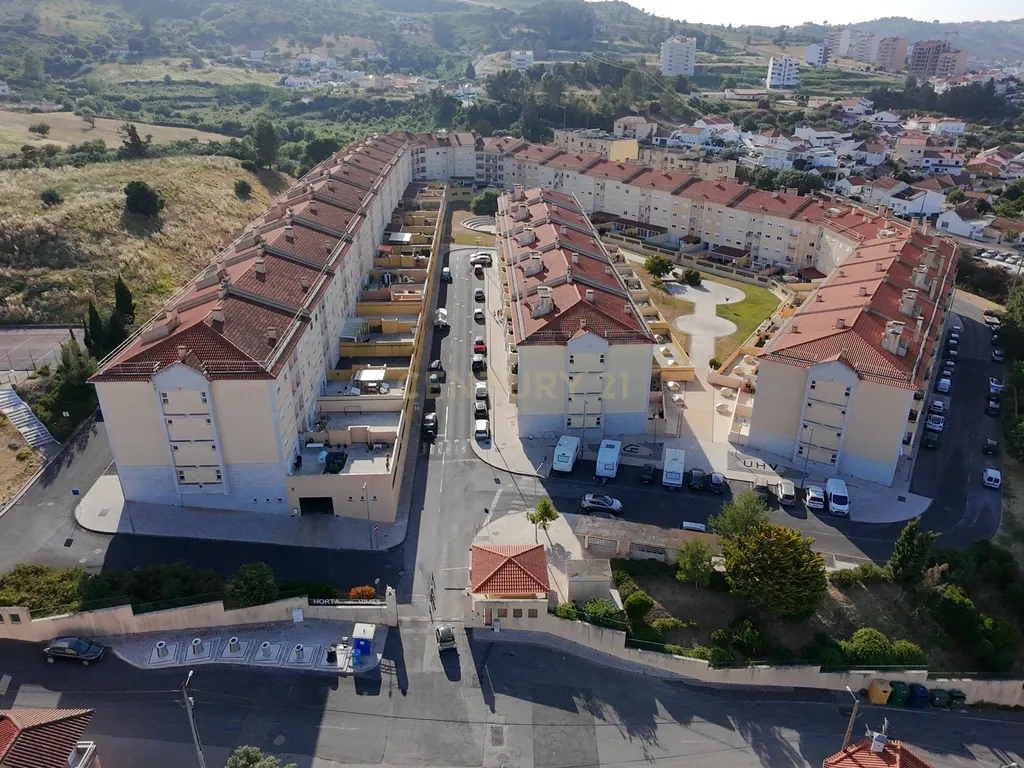 Apartamento T3 Remodelado na Horta dos Vimes - Viva com Conforto e Qualidade em Alenquer. - Image 48