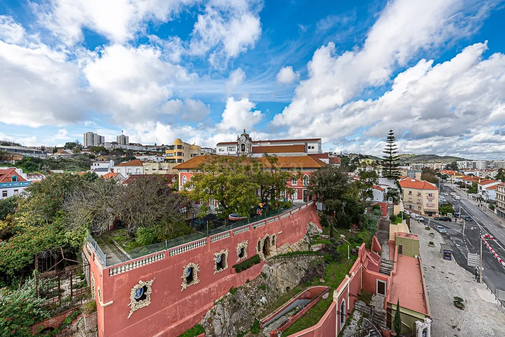 Oportunidade Única: T3 transformado em T2 com Vista Panorâmica e Contrato de Arrendamento Ativo - Image 14