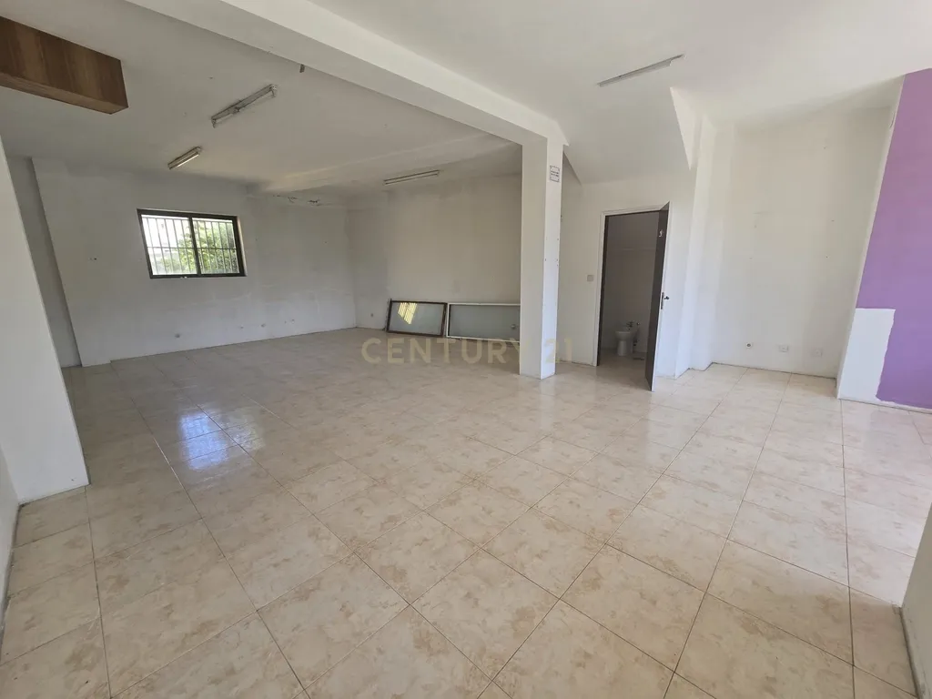 Loja próxima ao centro de Vila do Conde e da praia - Image 3