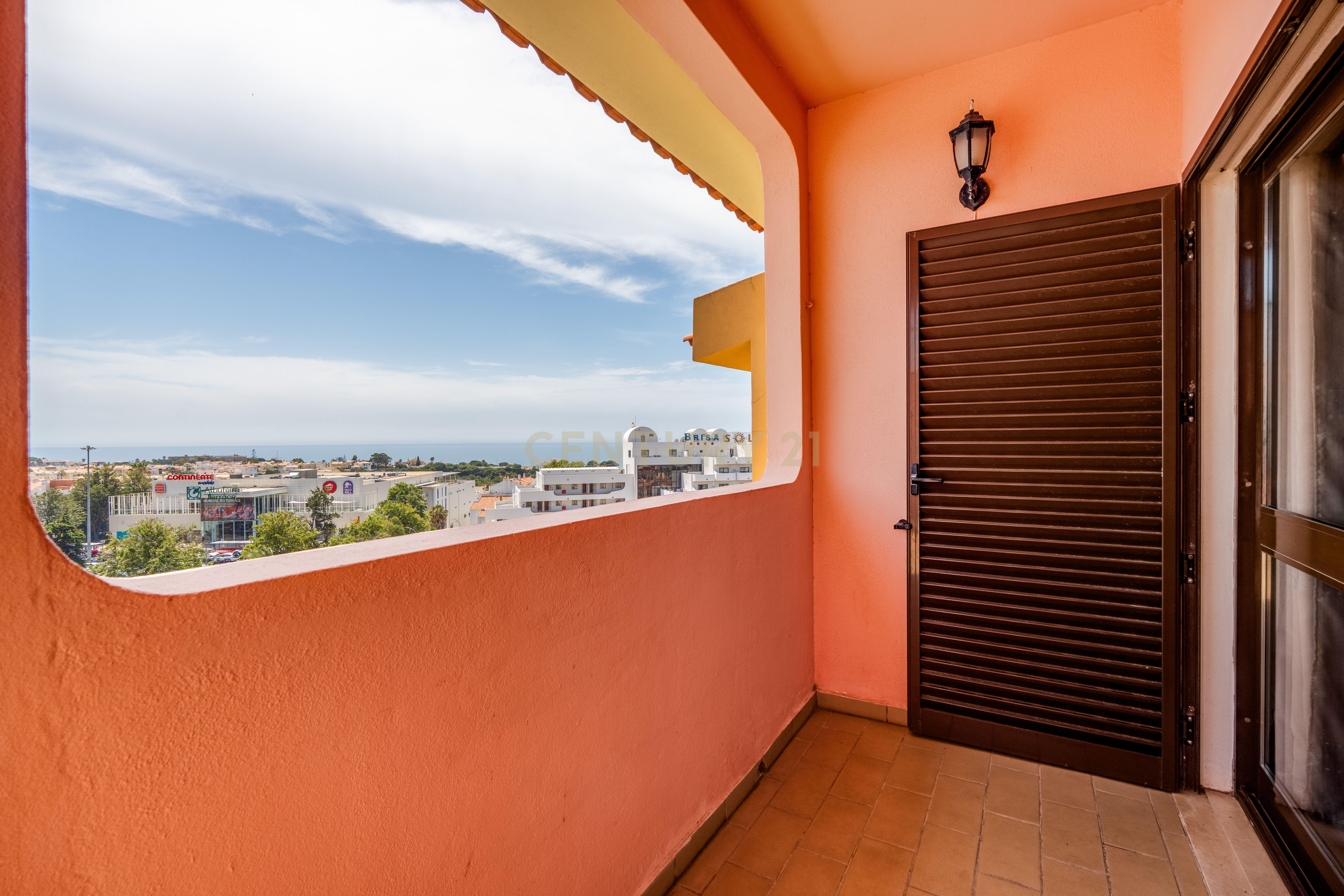 Fotografia 8 de Apartamento com piscina, elevador e vista mar, no centro de Albufeira