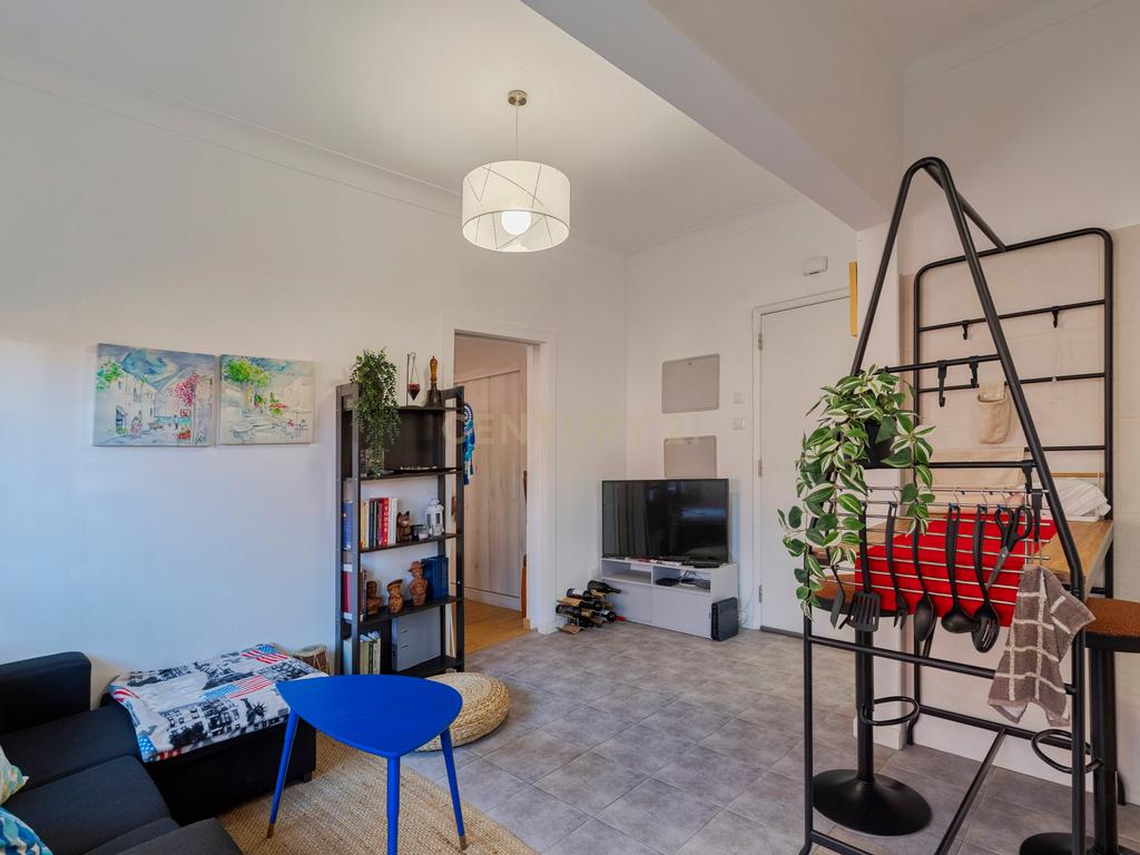 Apartamento T-0 convertido em T- 1 - Image 4