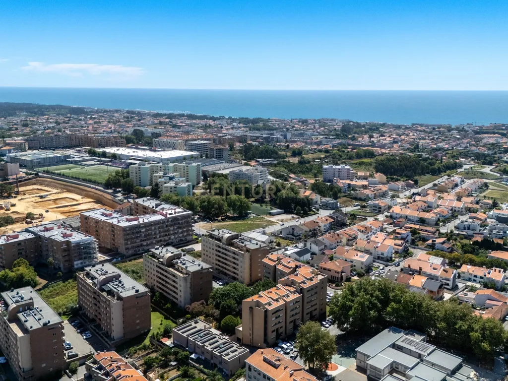 T4 com terraço de 120m² e vistas de mar e rio | Canidelo - Image 33