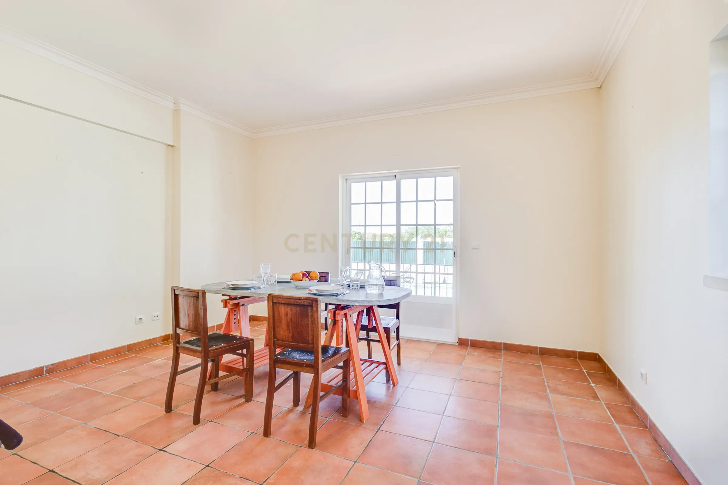Moradia Rural T4 com Piscina e Jardim — Entre Setúbal e Lisboa - Image 7