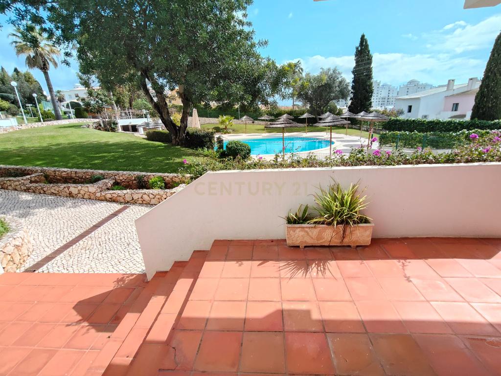 Apartamento T1 em Portimão com Piscina e Estacionamento - Image 17