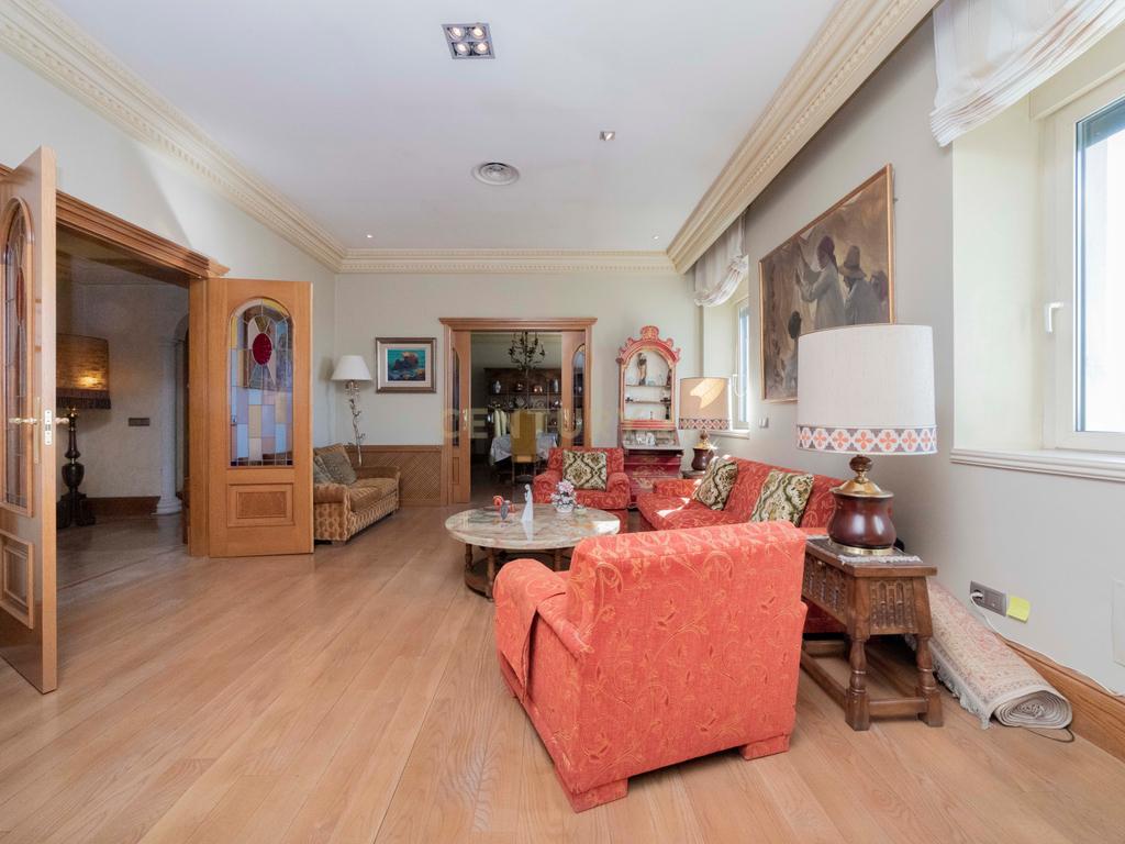 Luxuoso Apartamento T5 com Vista Panorâmica em Madrid - Image 34