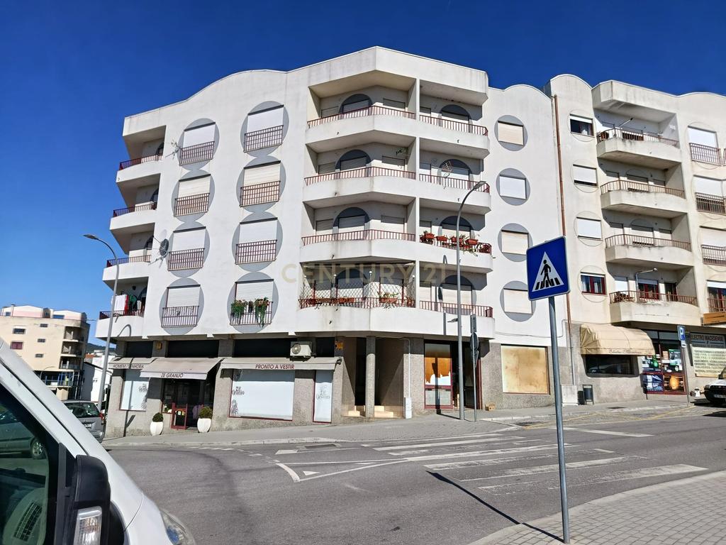 Apartamento T2 Renovado em Macedo de Cavaleiros - Bragança - Image 1