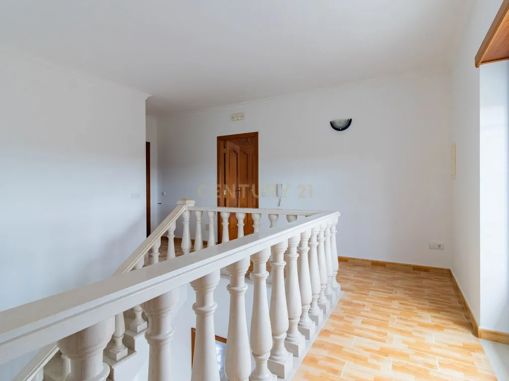 Excelente Moradia T3 na Burinhosa - Image 18