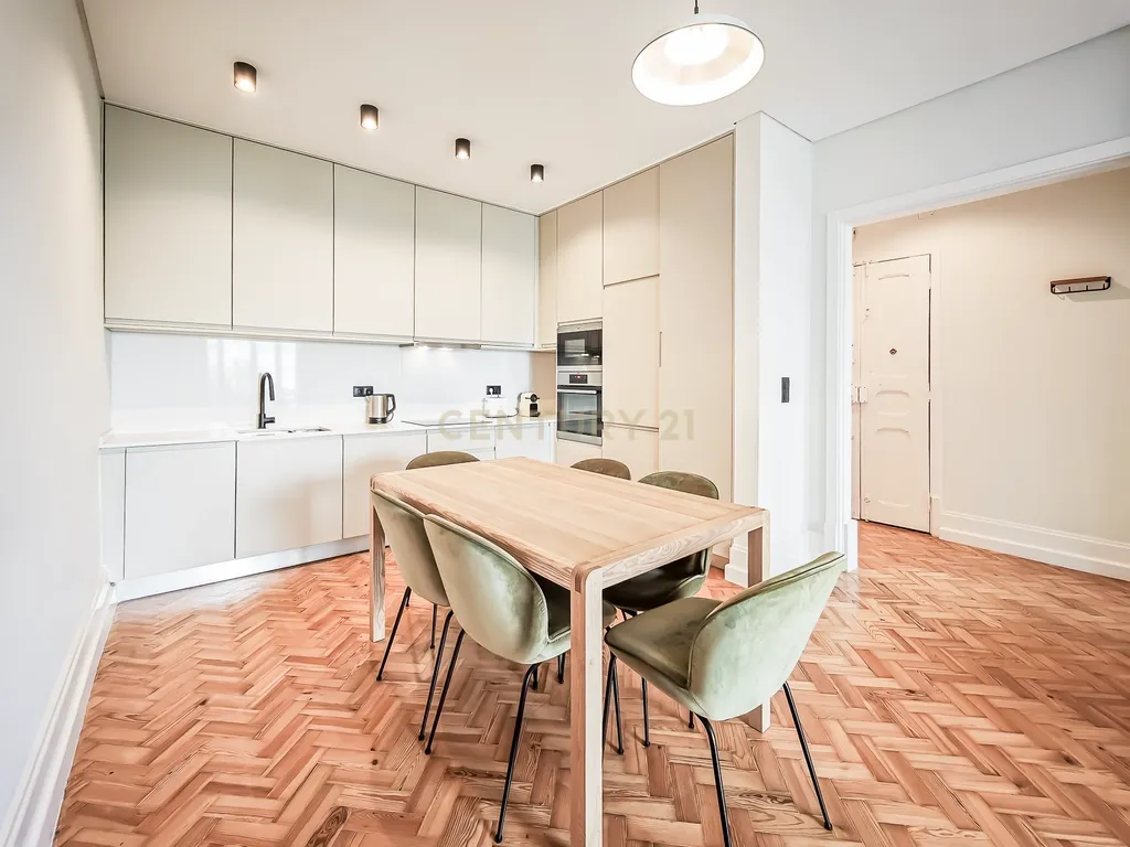 Apartamento T3 de Luxo na Av. Elias Garcia — Totalmente Mobilado e Pronto a Habitar - Image 4