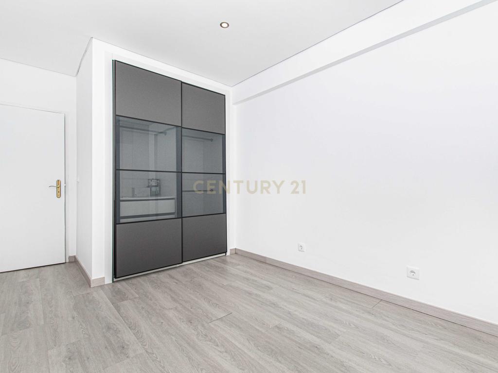Apartamento T2 Alhandra - Image 7