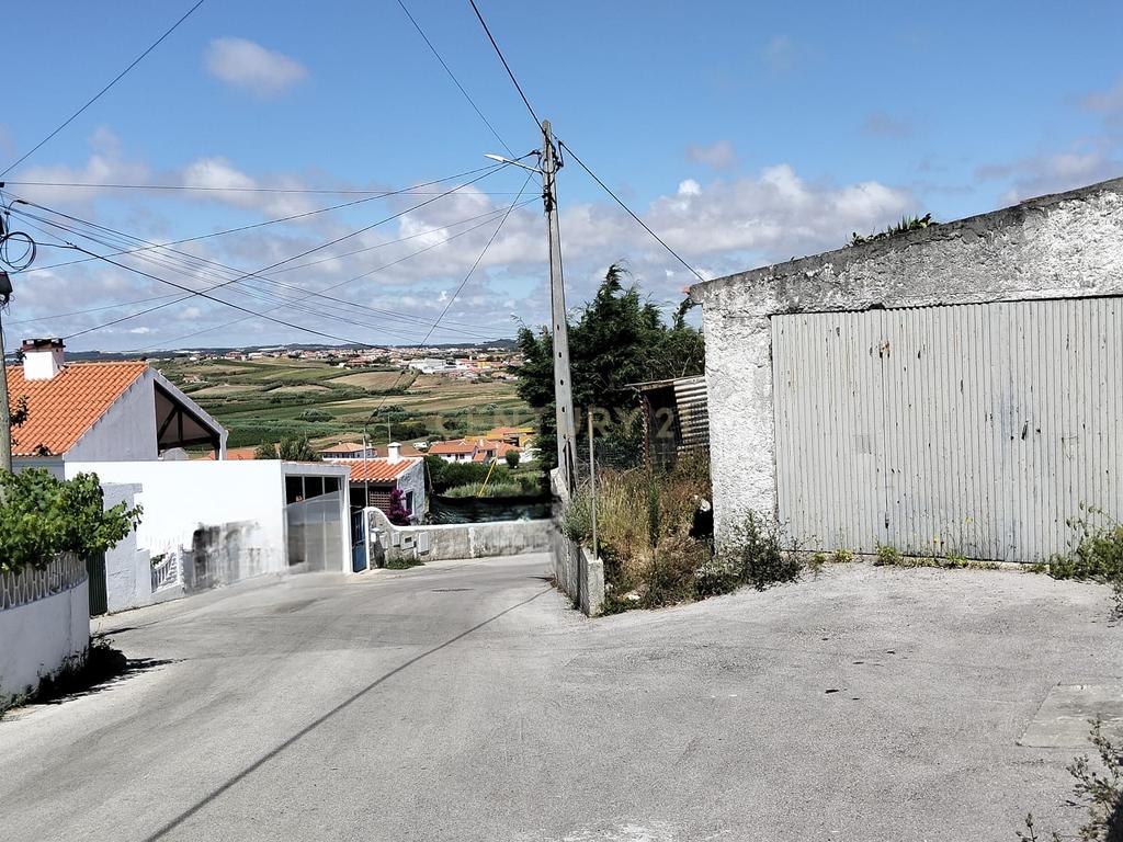 Terreno Urbano para Construção com 190 m² e Projeto Aprovado para Moradia T2 Térrea – São Pedro da Cadeira - Image 7