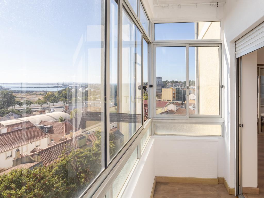 Apartamento T3 em Almada com Excelente Localização - Image 11