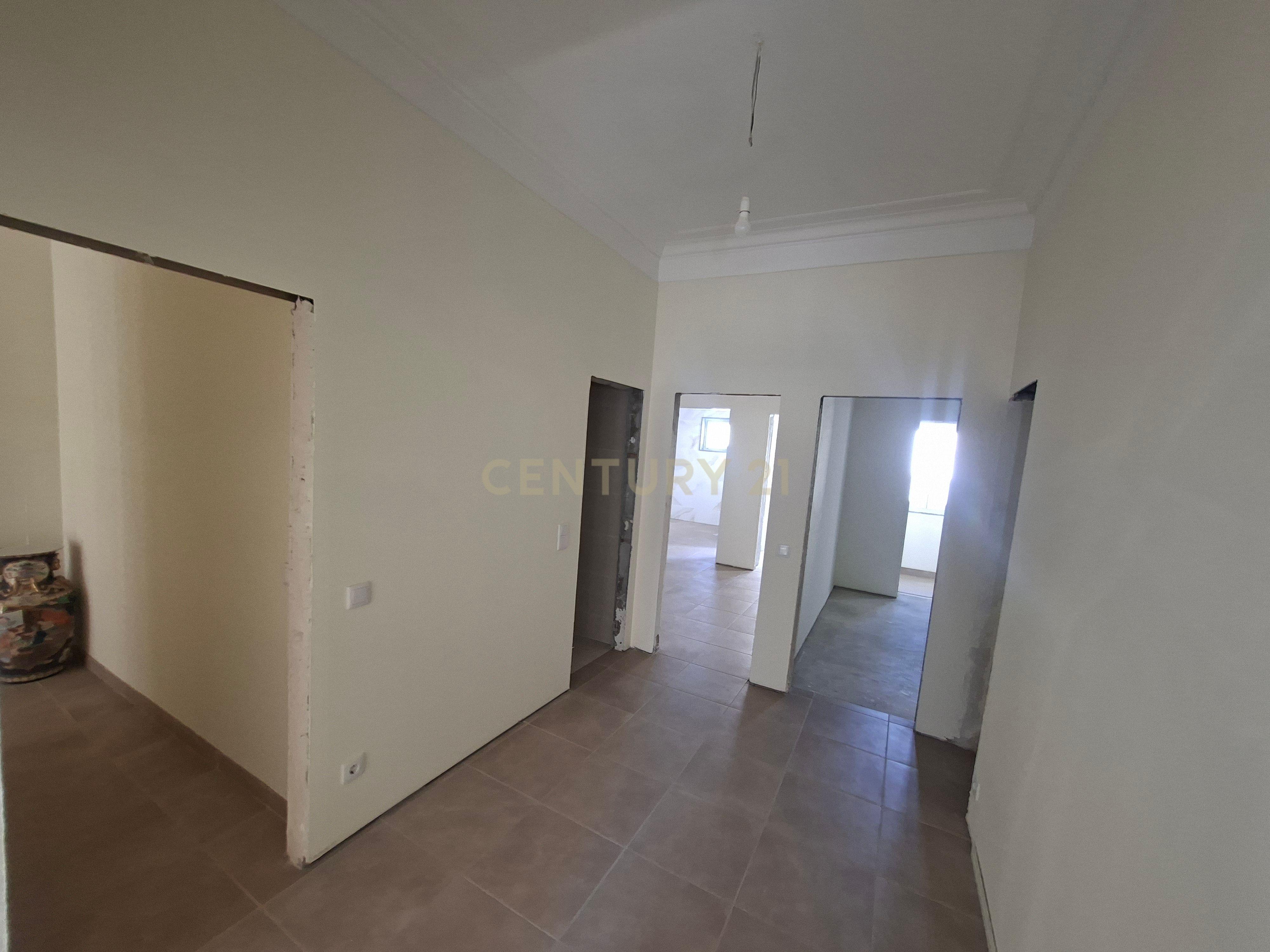 Fotografia 3 de Andar Moradia T3 a venda na melhor zona central de Vila Nova de Gaia