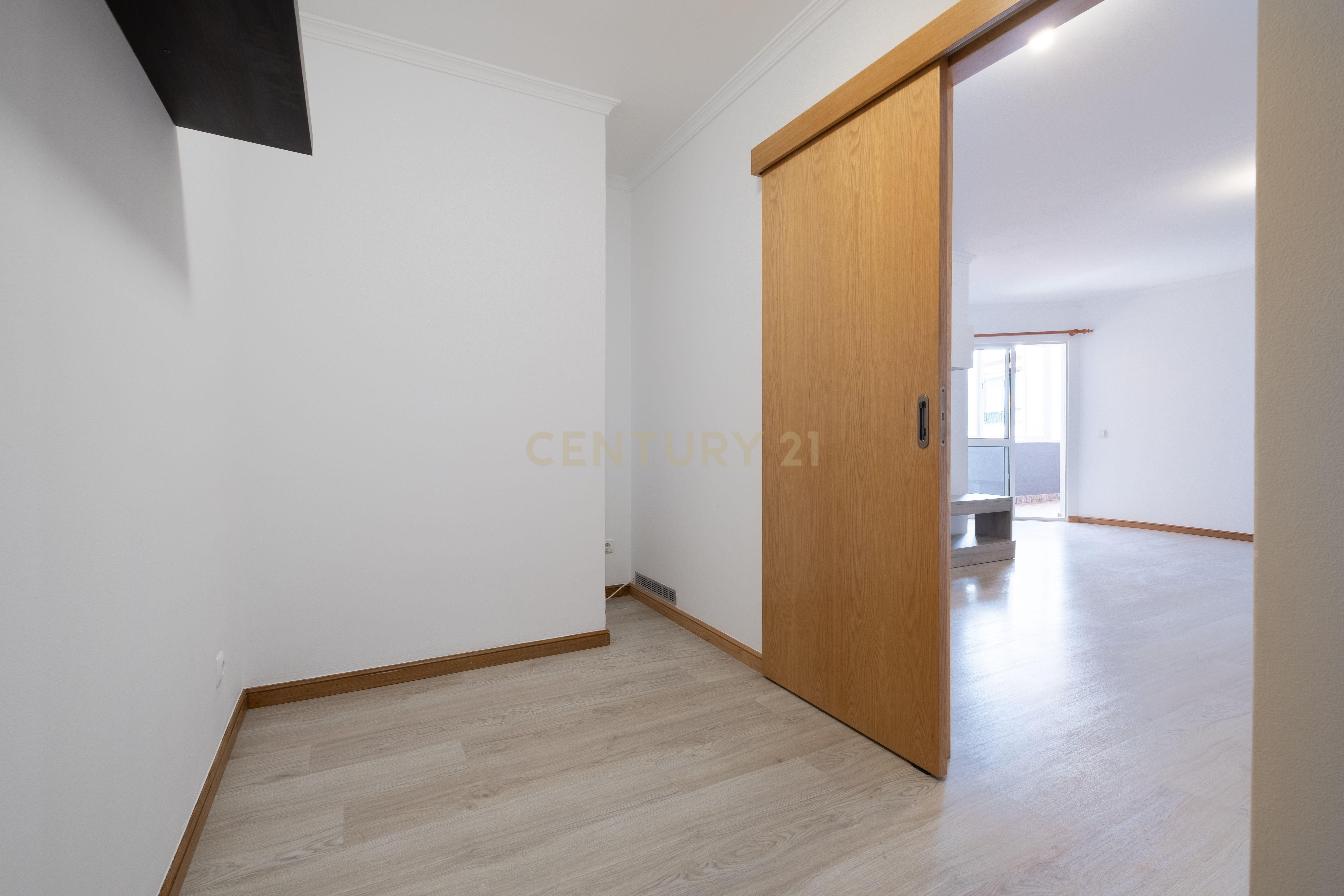Fotografia 5 de Apartamento T2 para Arrendamento – Centro do Funchal, Ilha da Madeira