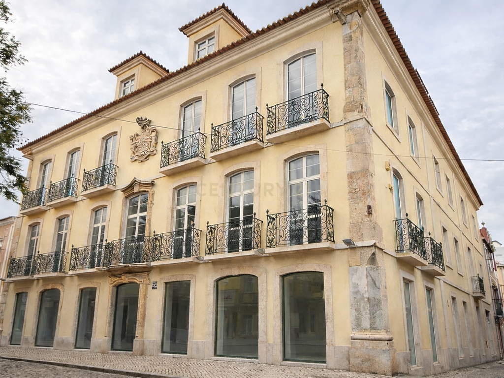 Palacete Chatillon – Um Ícone no Coração de Setúbal - Image 1
