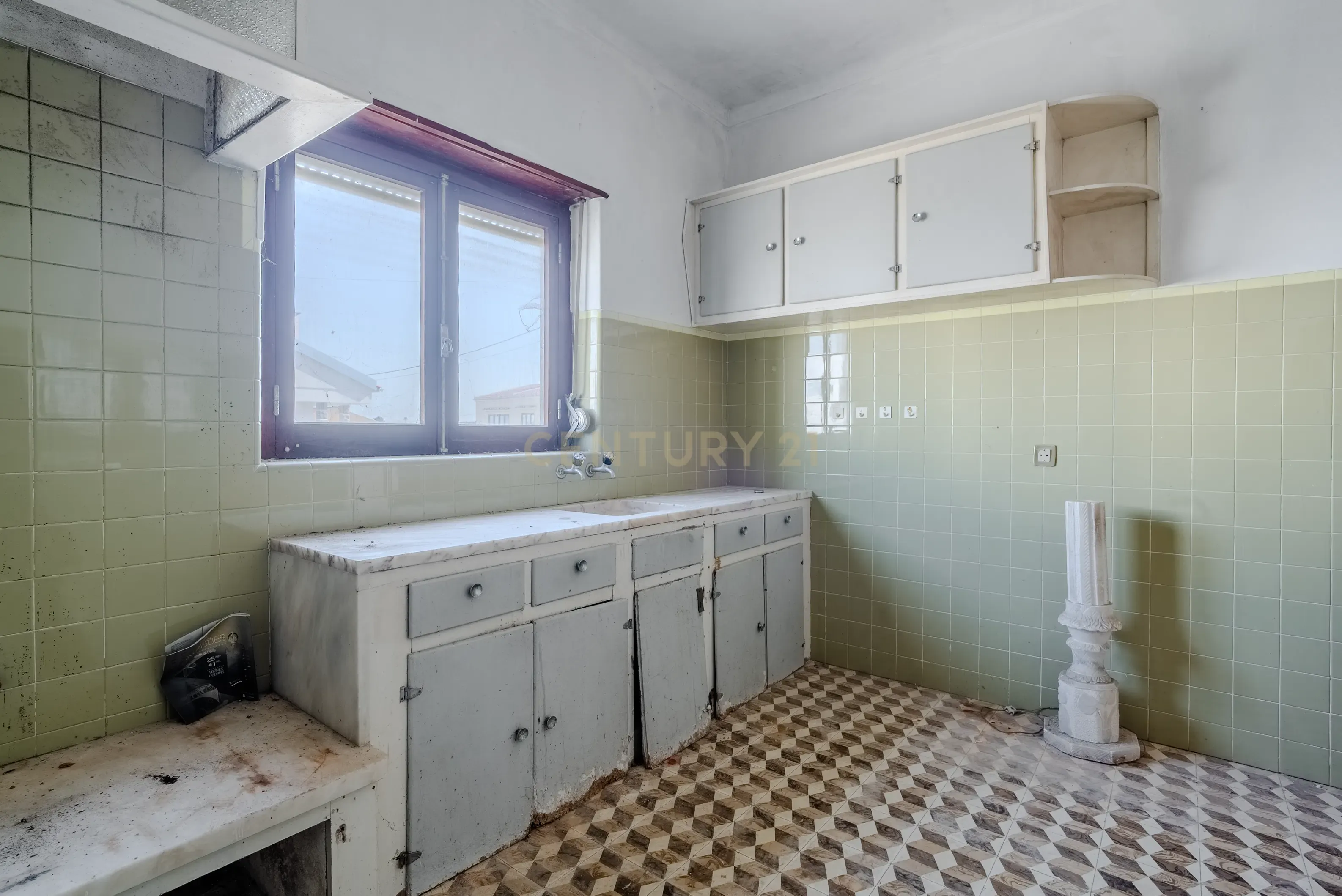 MORADIA TÉRREA T2+1, COM GARAGEM E LOGRADOURO, NA SILVEIRA, A 5 MINUTOS DA PRAIA AZUL - Image 32