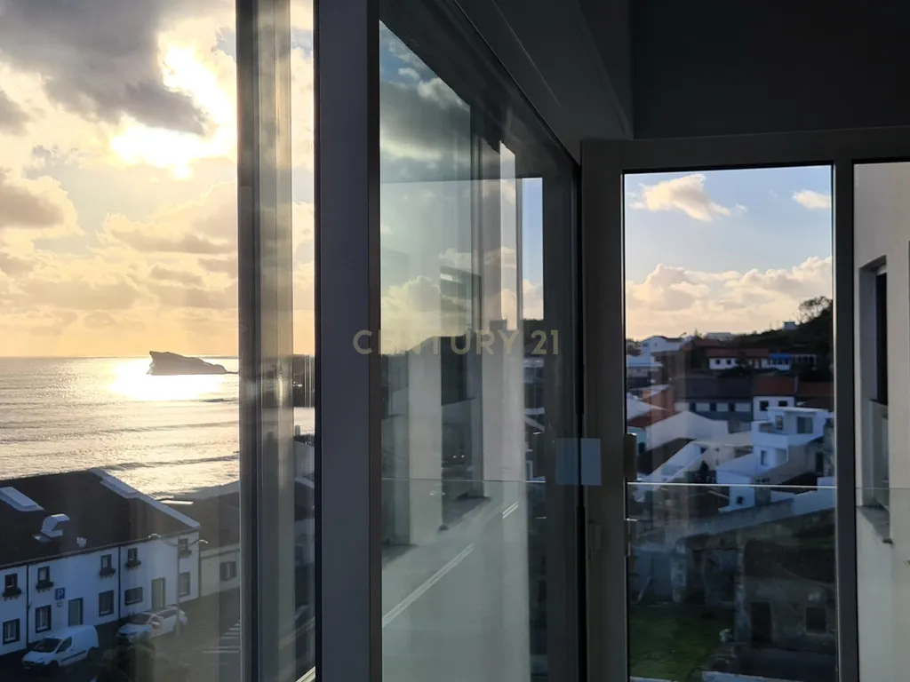Apartamento T3 Deslumbrante à Beira-Mar - Vista para a Praia das Milícias/Açores - Image 49
