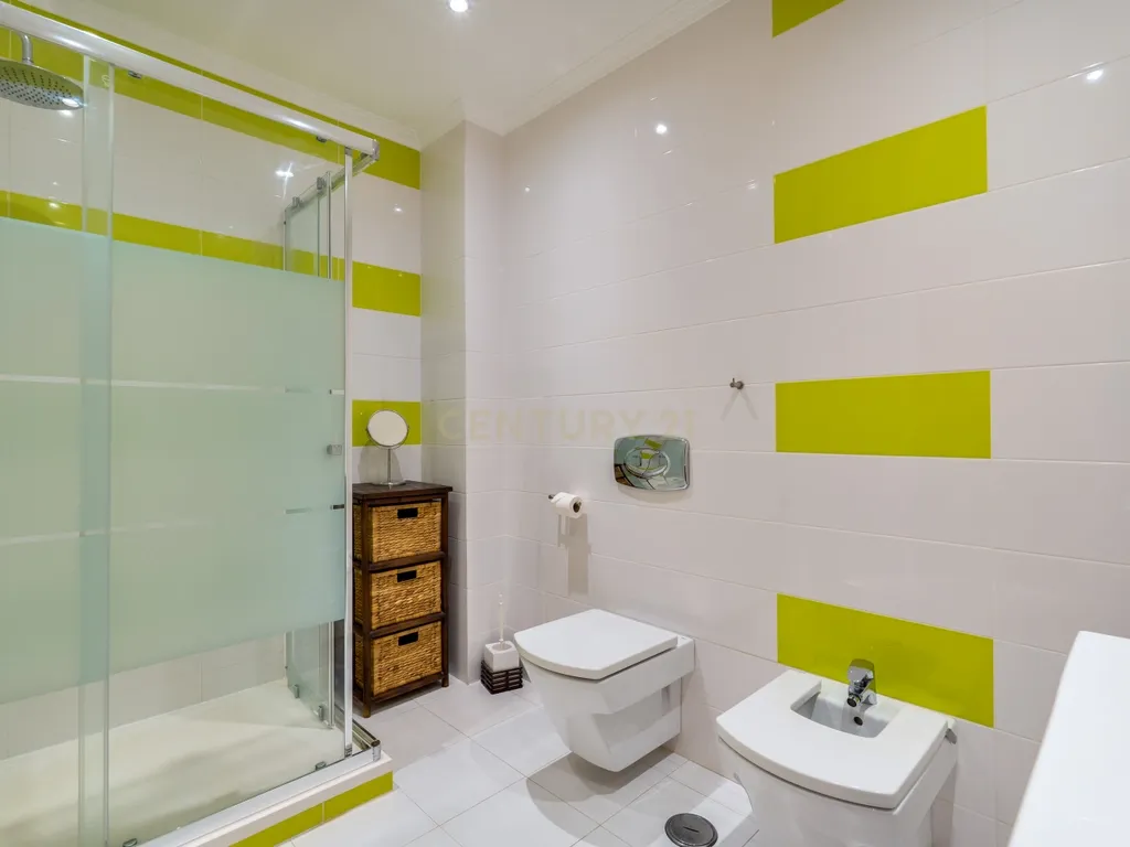 Apartamento Duplex em condomínio privado com piscina, e grande zona verde. - Image 30