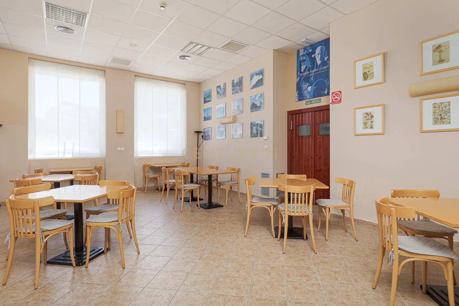 Hotel Moderno em Aragón com 25 Quartos e Vista Panorâmica - Image 36