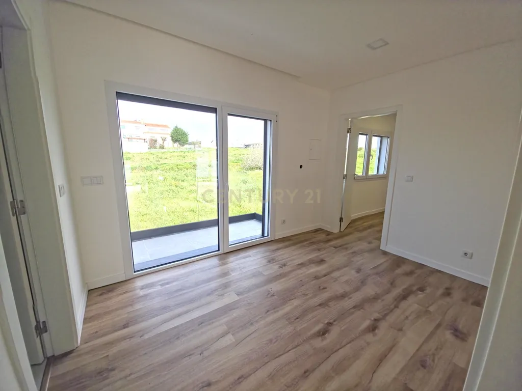 Moradia Nova T4 - Lourinhã - Image 18