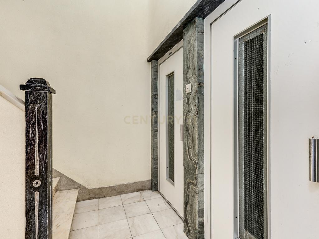 T4 com Vista de Rio nos Olivais – Uma Oportunidade para Remodelar a Seu Gosto! - Image 25