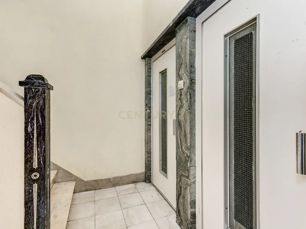 T4 com Vista de Rio nos Olivais – Uma Oportunidade para Remodelar a Seu Gosto! - Image 25