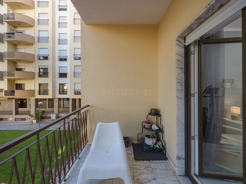 Apartamento T4 renovado | 175 m² | 3 varandas | Bairro do Liceu, Setúbal - Image 29