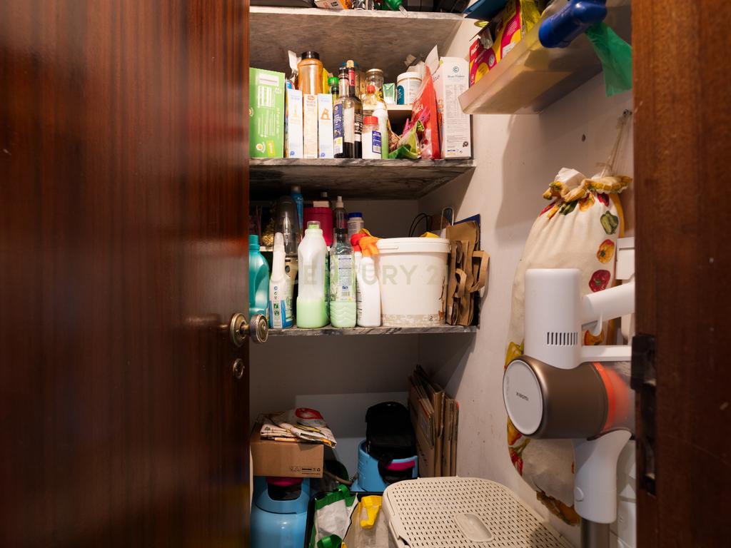 Um apartamento com luz, espaço e a base certa para criar uma casa à sua medida - Image 13