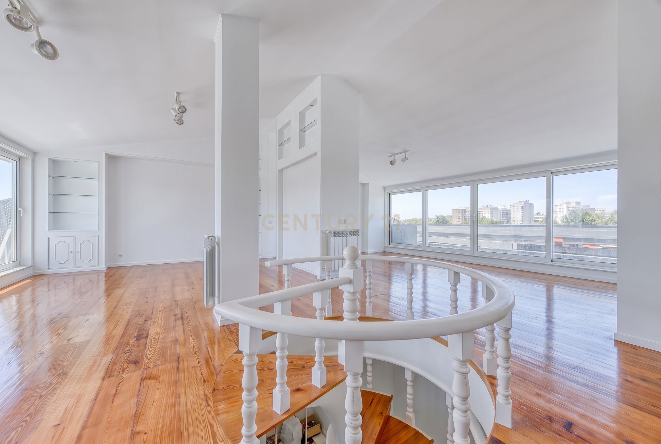 Fotografia 12 de Excecional Penthouse T5 Duplex com vista mar, junto Avenida Marechal Gomes da Costa