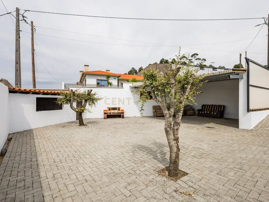 Moradia T3 com Piscina e Vistas para a Natureza – Chainça | Leiria - Image 2