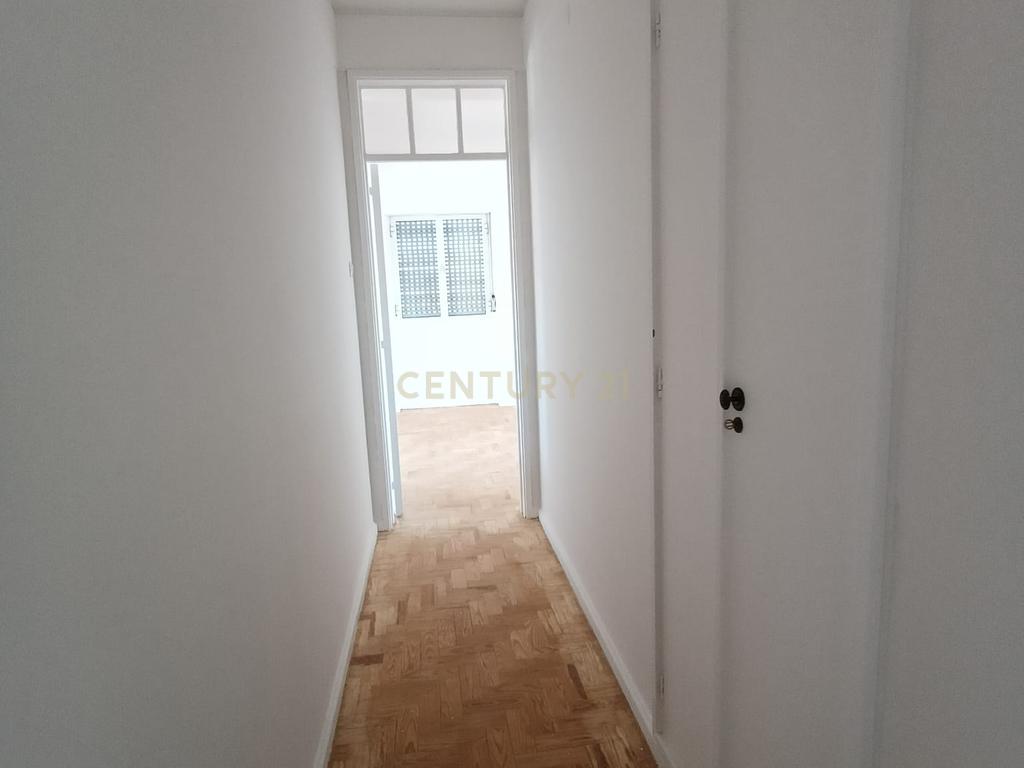 Apartamento 4 assoalhadas (T3) nos Olivais. Conforto e conveniência no coração da cidade - Image 28