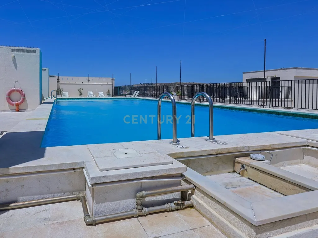 T1 moderno com domótica e piscina – Costa da Caparica - Image 35