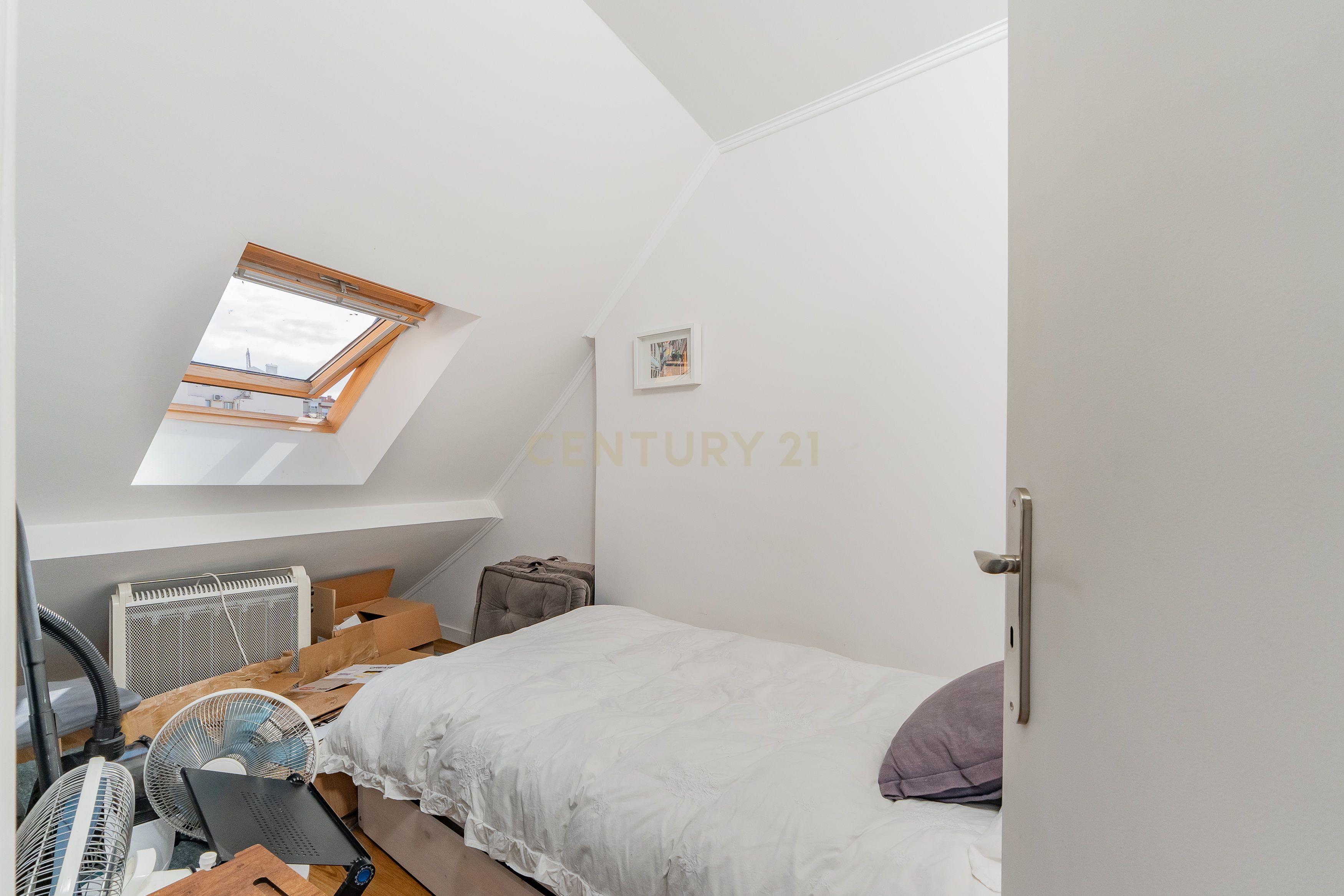 Fotografia 12 de Apartamento T2 Renovado Onde Lisboa Entra Pela Janela - São Vicente