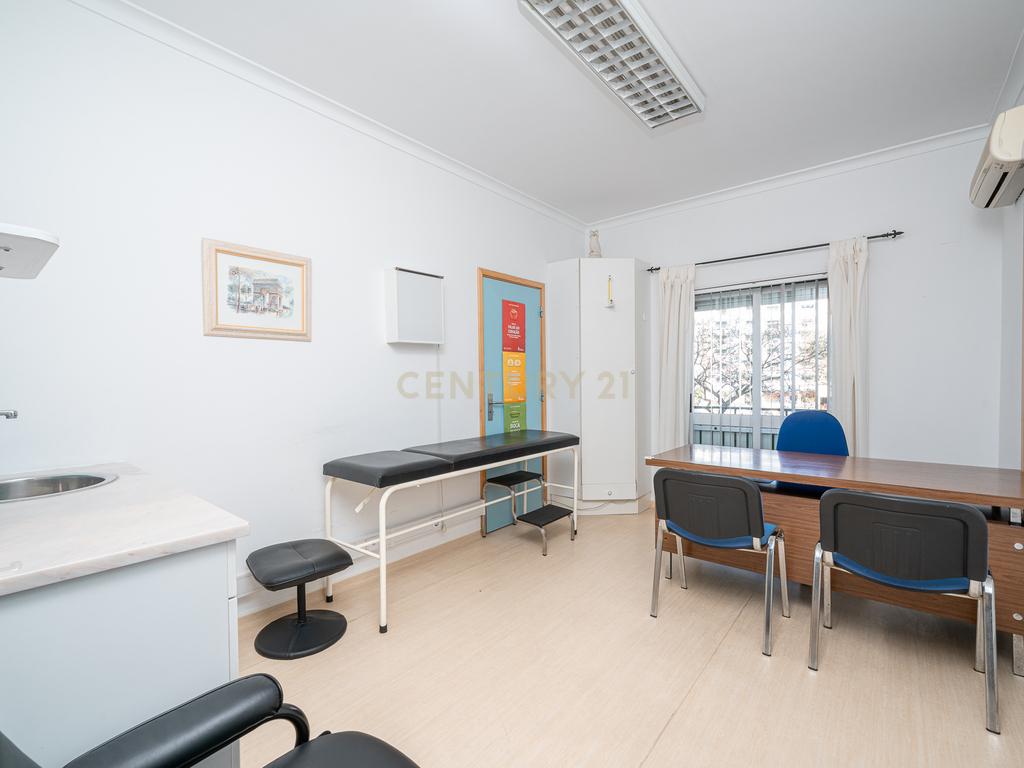 Clínica Pronta a Funcionar | Zona Central junto à Loja do Cidadão Setúbal - Image 10