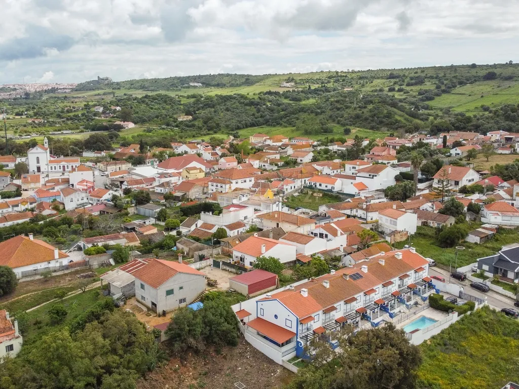 Moradia T3 na Quinta do Anjo com Vista Panorâmica e Garagem - Image 66