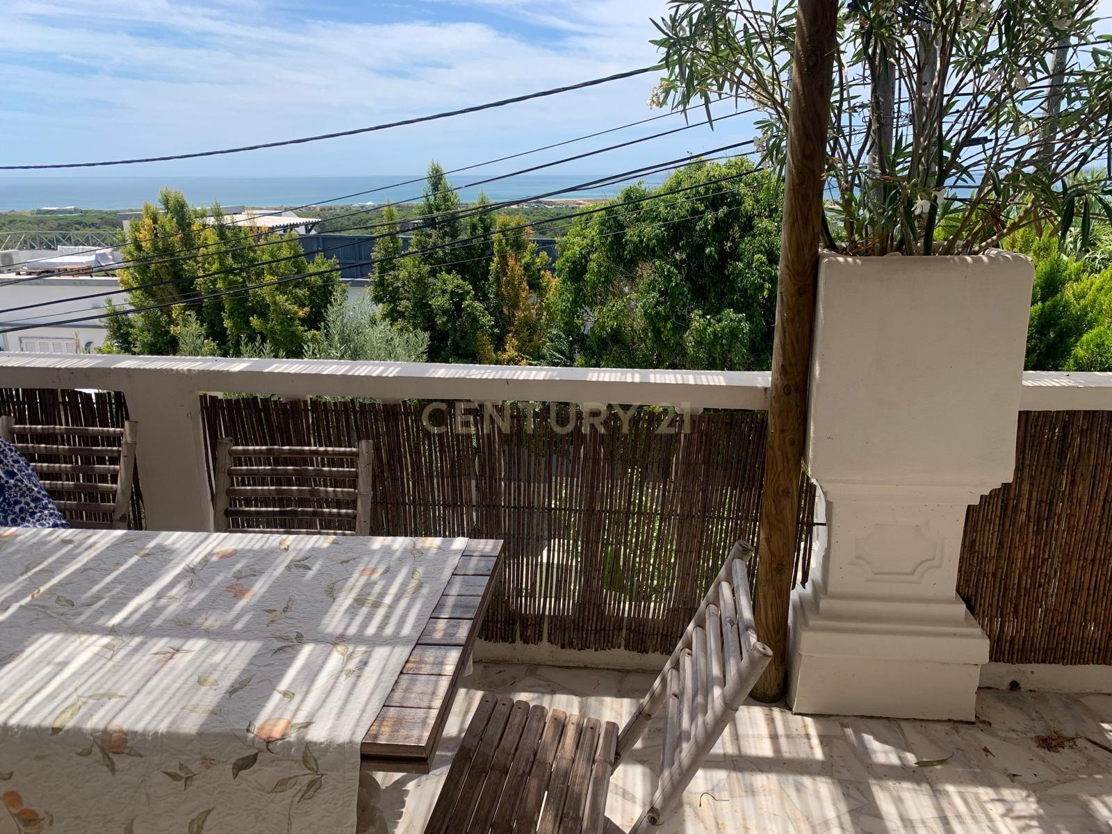Fotografia 6 de Moradia Independente T5 naTrafaria| Totalmente Remodelada | Piscina