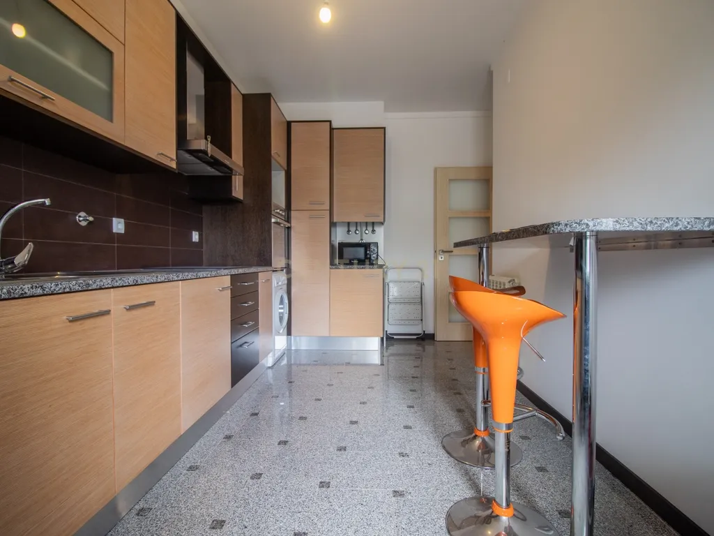 Apartamento T3 c/ 2 Varandas, Garagem Dupla e Terraço com Sala de Eventos - Image 22