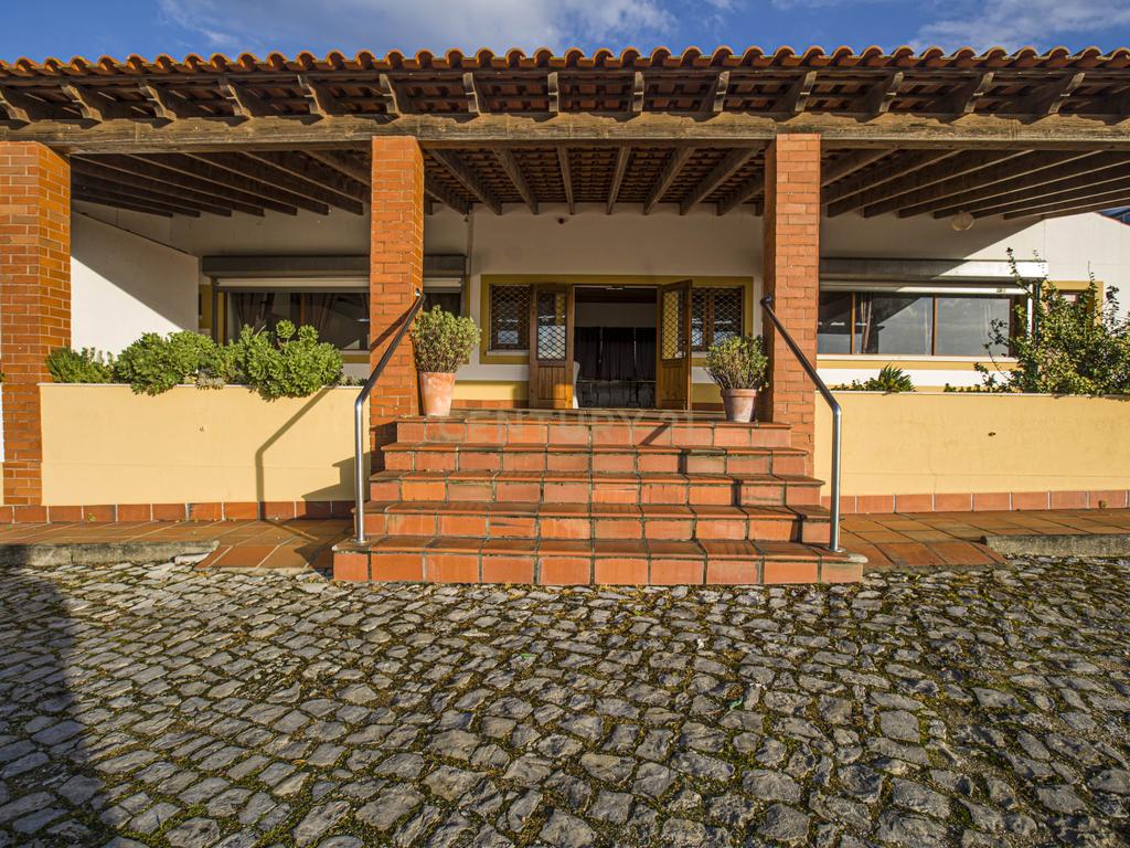 Quinta Para venda em S. Pedro De Tomar com Apartamento T3, Café/Restaurante e espaço para Casamentos. - Image 4
