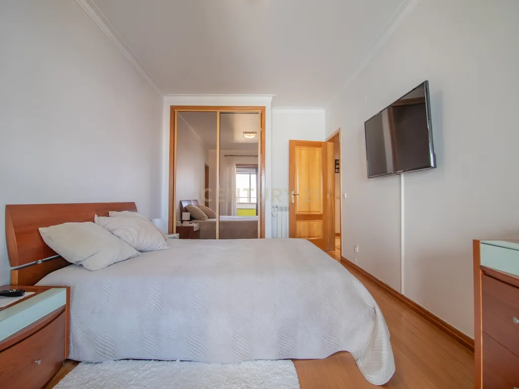 T3 com Terraço, Churrasqueira e Garagem Independente – Figueira da Foz - Image 31