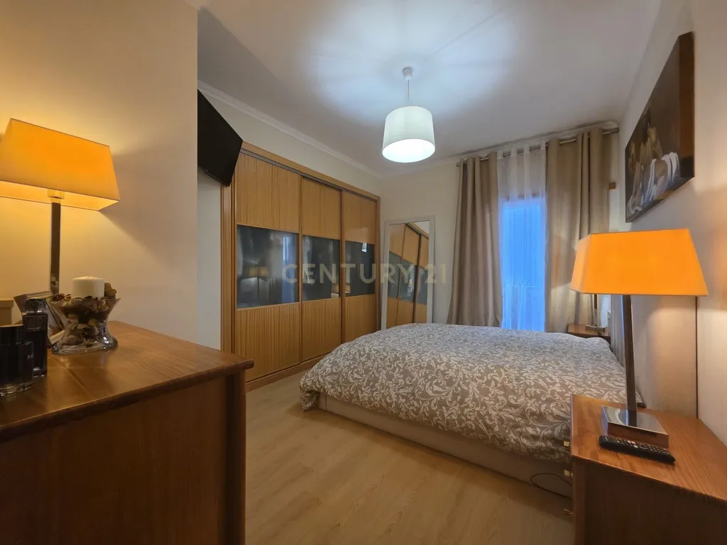 Apartamento T2 com Excelentes Áreas e Varanda Ampla na Quinta dos Arcos, Armação de Pera - Image 27