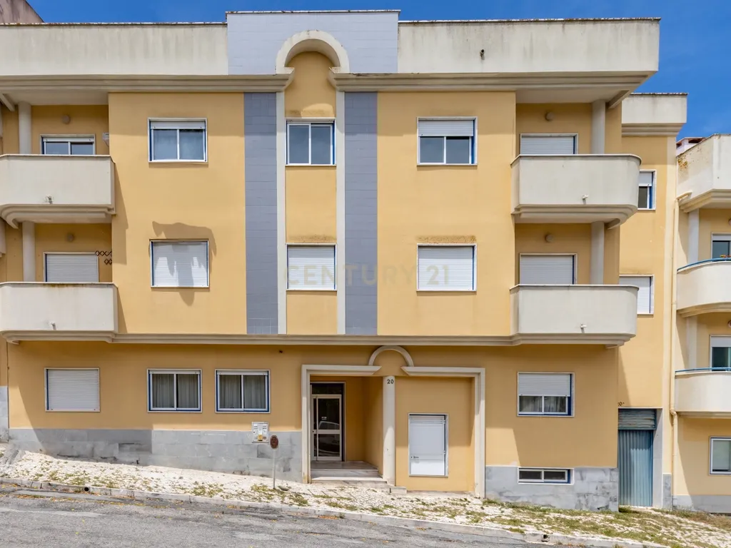 T2 Vila Nova de Caparica (Casalinho da Rosa) com 2 wcs e arrecadação - Image 28