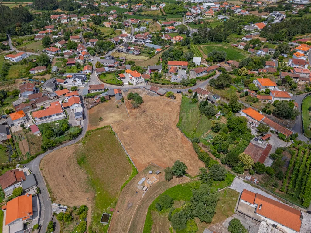 Casa para Recuperação em Braga com Terreno de 5000m² - Image 10