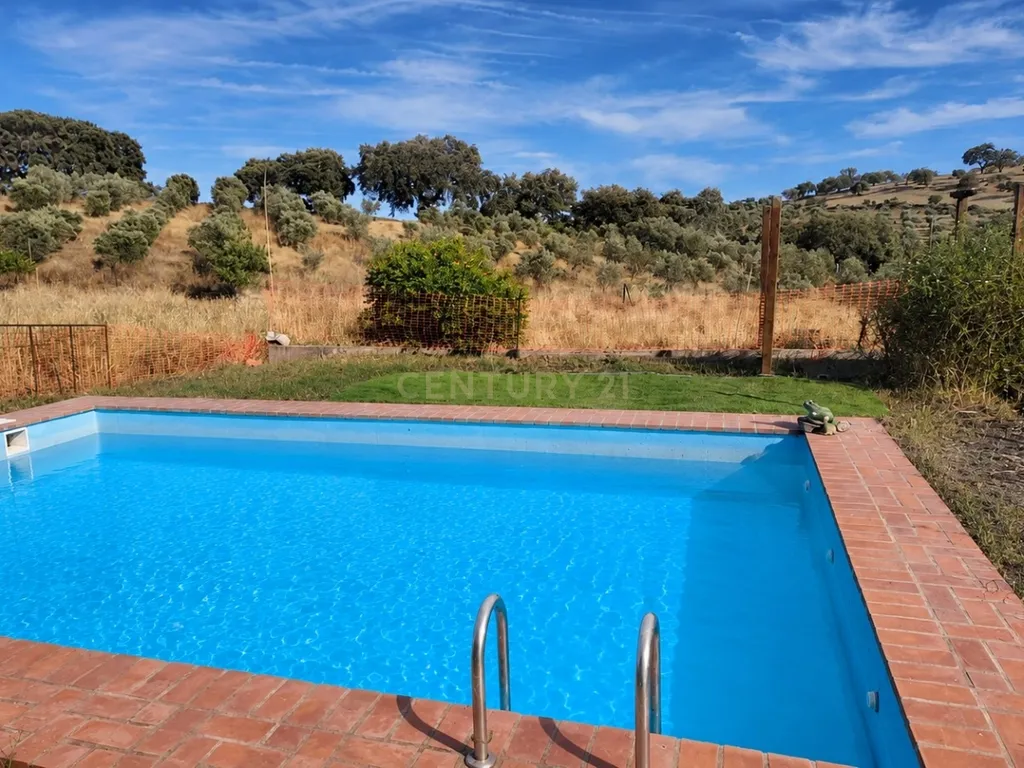 EXCECIONAL MORADIA COM PISCINA E AMPLA PARCELA URBANA EM HERRERA DE ALCÁNTARA - Image 27