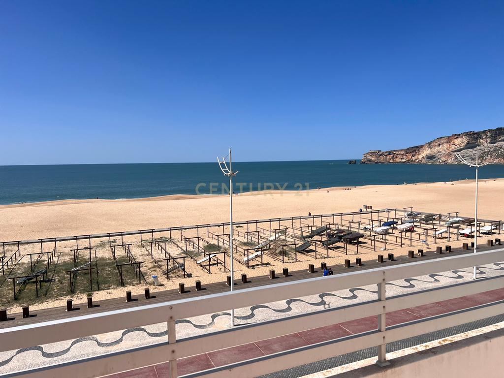 Apartamento T3 de Luxo na Primeira Linha da Praia da Nazaré – Vista Mar Incrível e garagem - Image 12