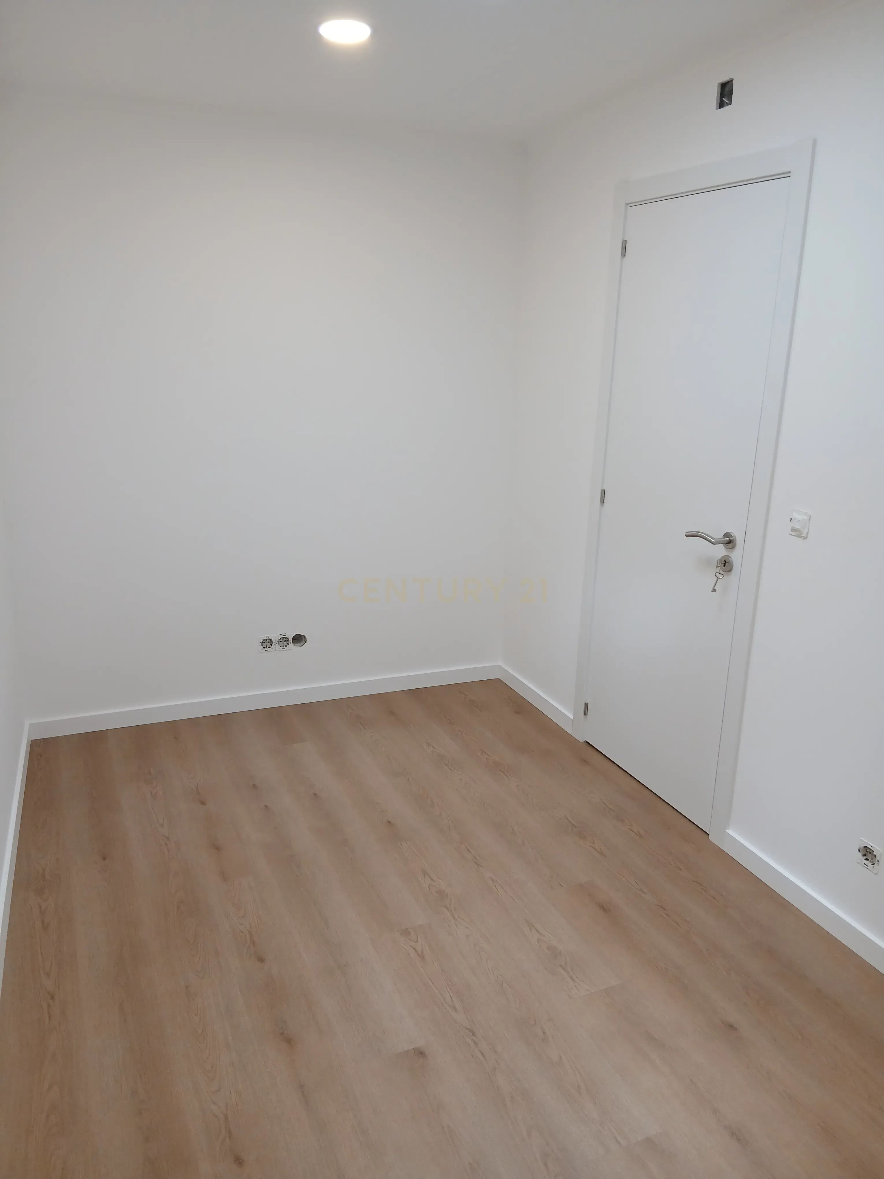 Fotografia 5 de Moradia T2 Renovada em Valada – Conforto e Investimento junto ao Rio Tejo