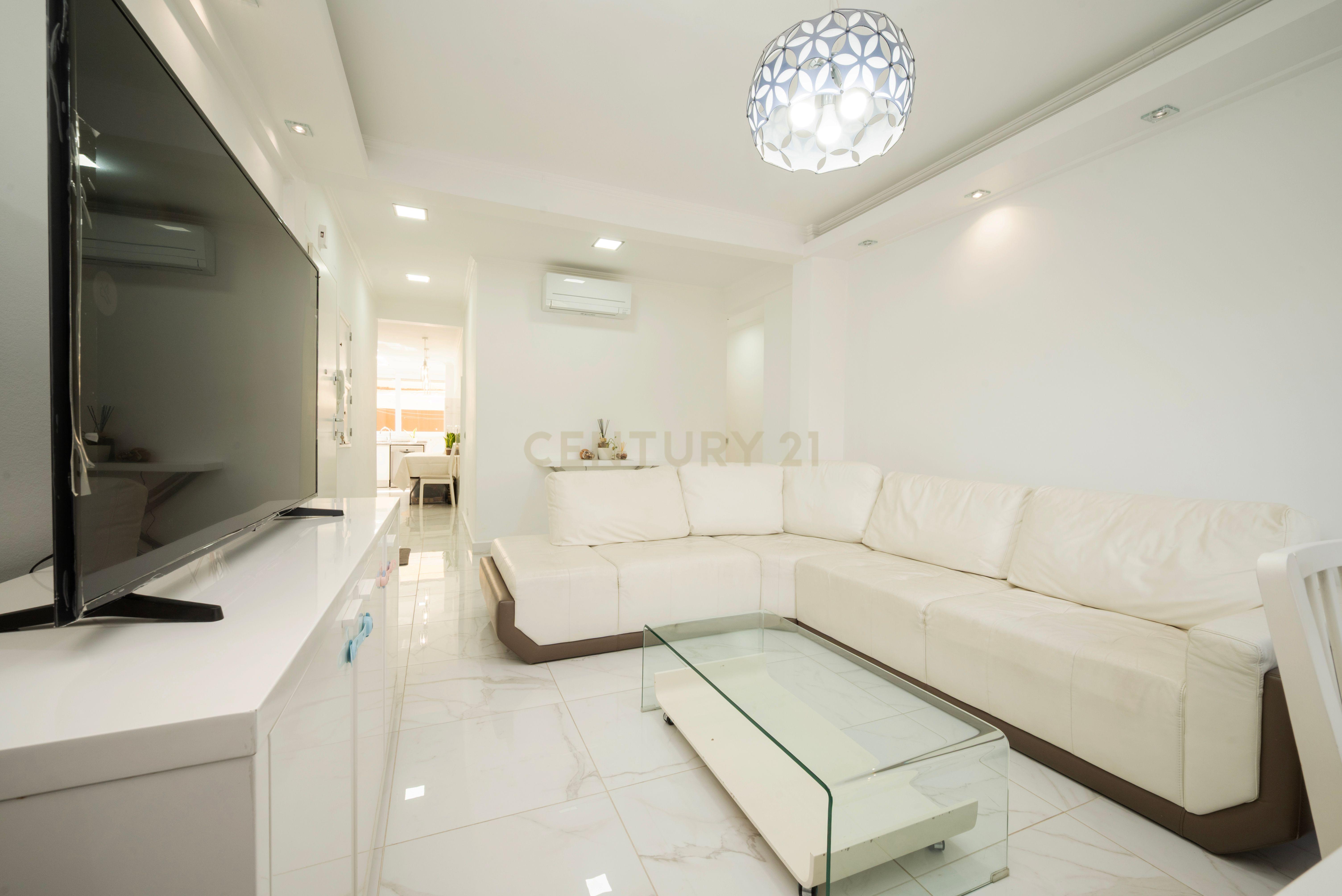 Fotografia 4 de Apartamento T3 em Odivelas, Remodelado e com Terraço