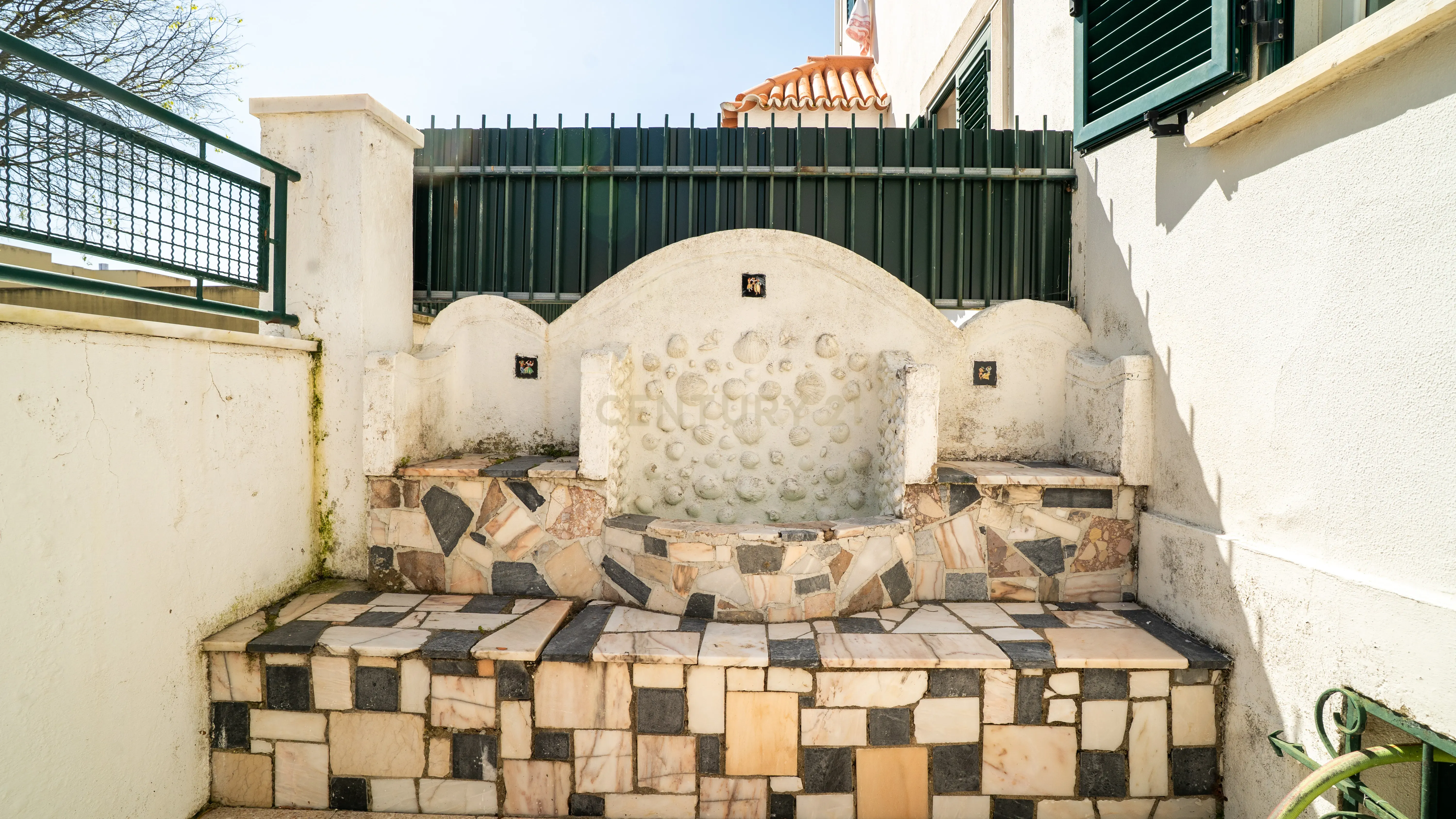 Moradia T3 – Caselas - Restelo - Image 48