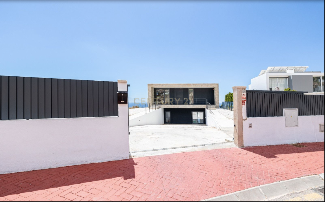 Luxuosa Moradia com Piscina e Jardim em Málaga, Andalucía - Image 32